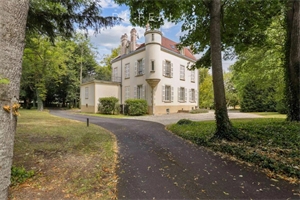 chateau à la vente -   63160  SAINT JULIEN DE COPPEL, surface 800 m2 vente chateau - UBI483407228
